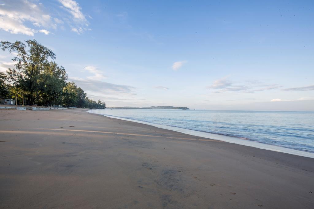 The Anda Mani Khaolak Beachfront Villas Кхаулак Экстерьер фото